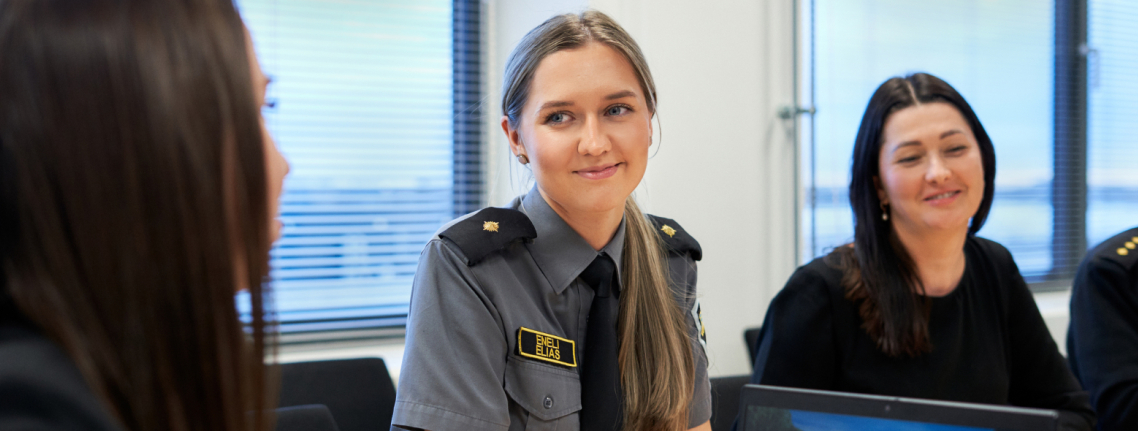 Ametnikud vestlemas